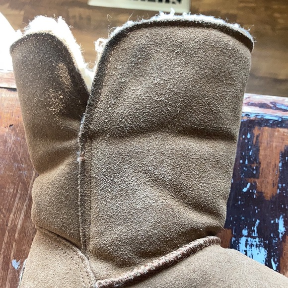 EUC BearPaw Victorian Suede Boots - Picture 7 of 16
